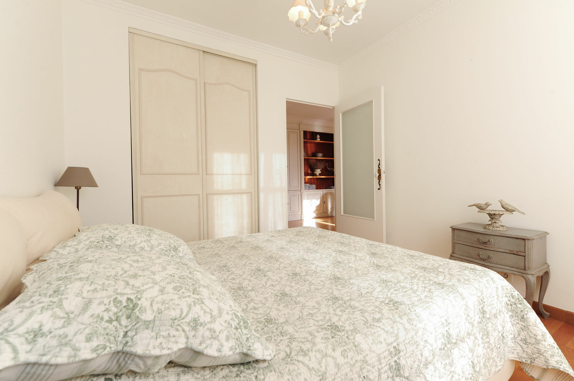 Clemenceau Centre Five Stars House