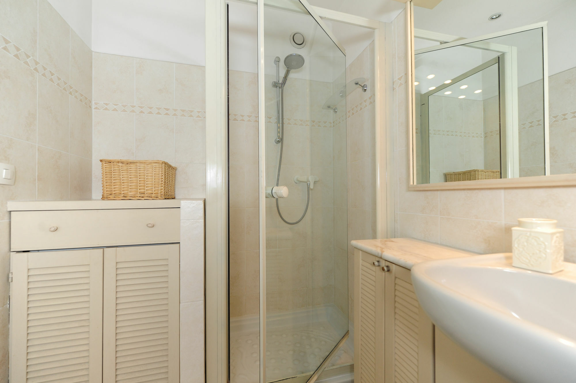 Apartment Clemenceau Centre Five Stars House